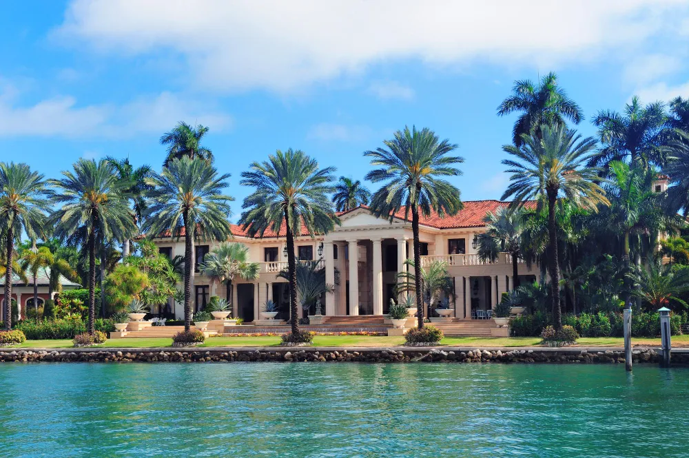 Florida Closing Costs Calculator: Who Pays What in 2025?